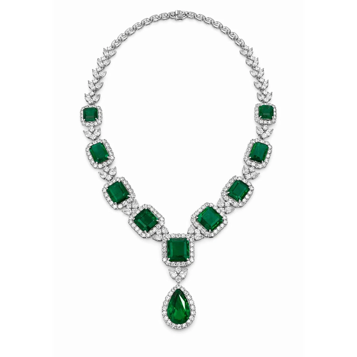 Studio jewelry Колье с изумрудами 49,71 ct.