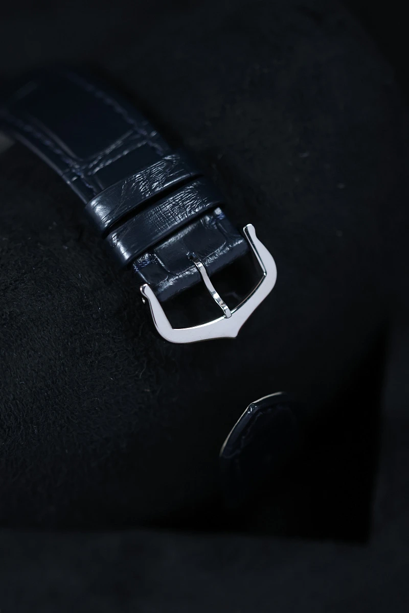 Купить элитные часы Cartier SANTOS-DUMONT STEEL QUARTZ Large model WSSA0085: в наличии в Москве!