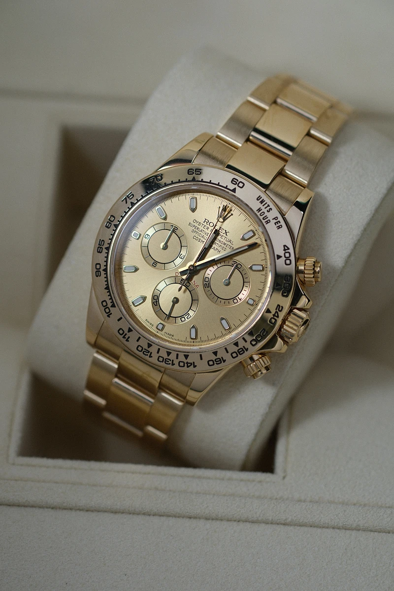 Купить элитные часы Rolex Cosmograph Daytona 40mm Yellow Gold 116508: в наличии в Москве!