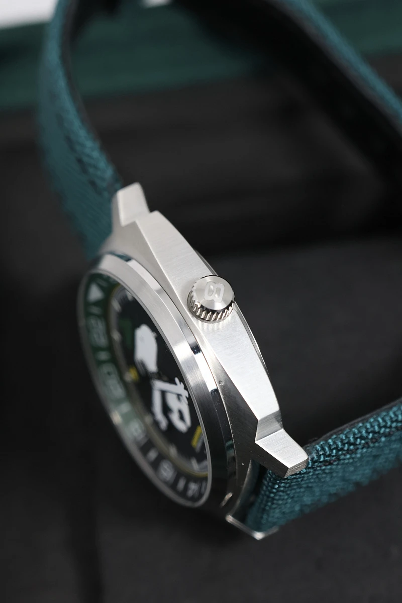 Bamford Limited Edition Peanuts "Beagle Scout" GMT Limited Edition For Hodinkee SNOOPY H — фото 4