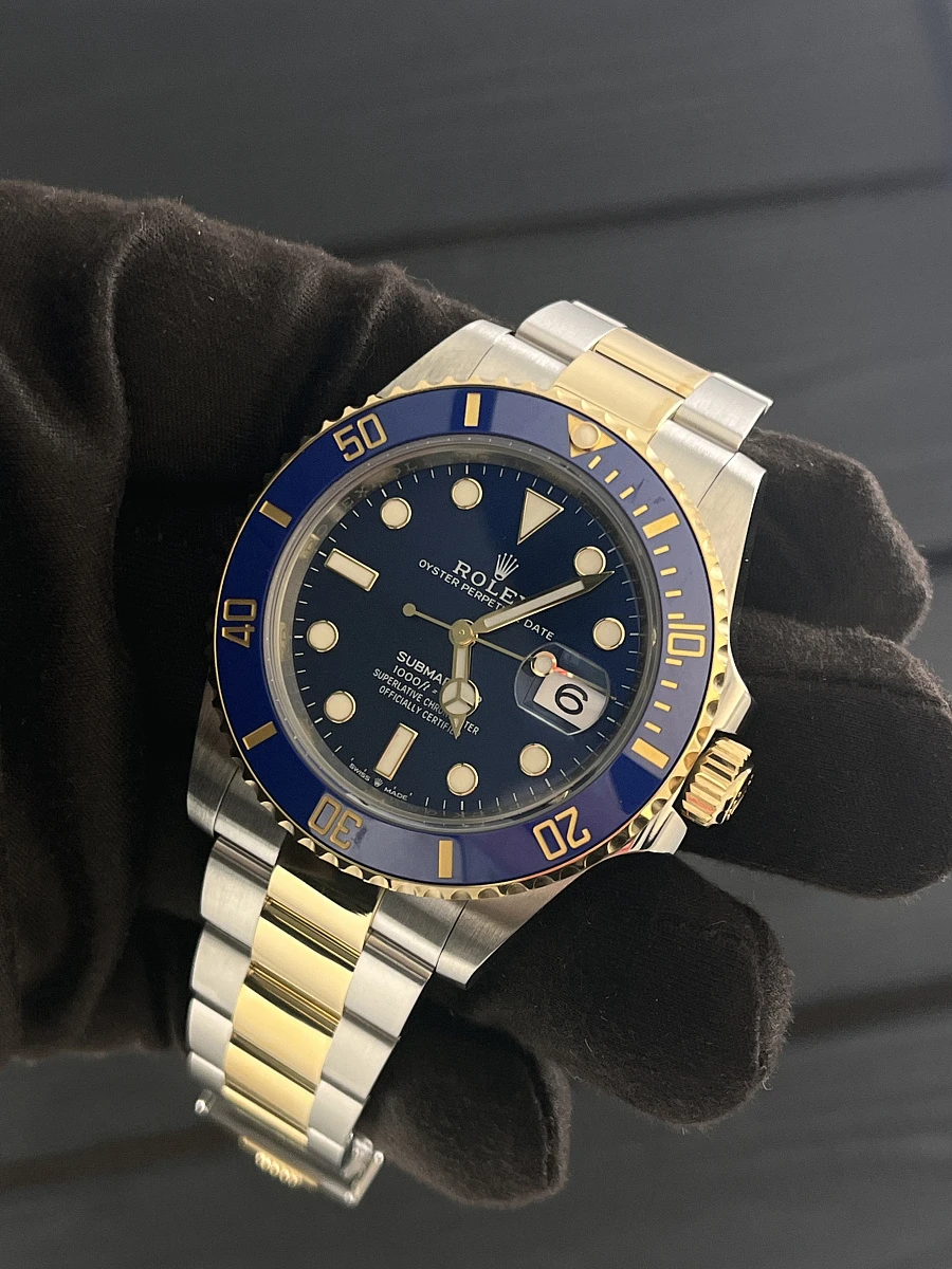 Купить элитные часы Rolex Submariner Steel &amp; Yellow Gold 41mm 126613LB: в наличии в Москве!
