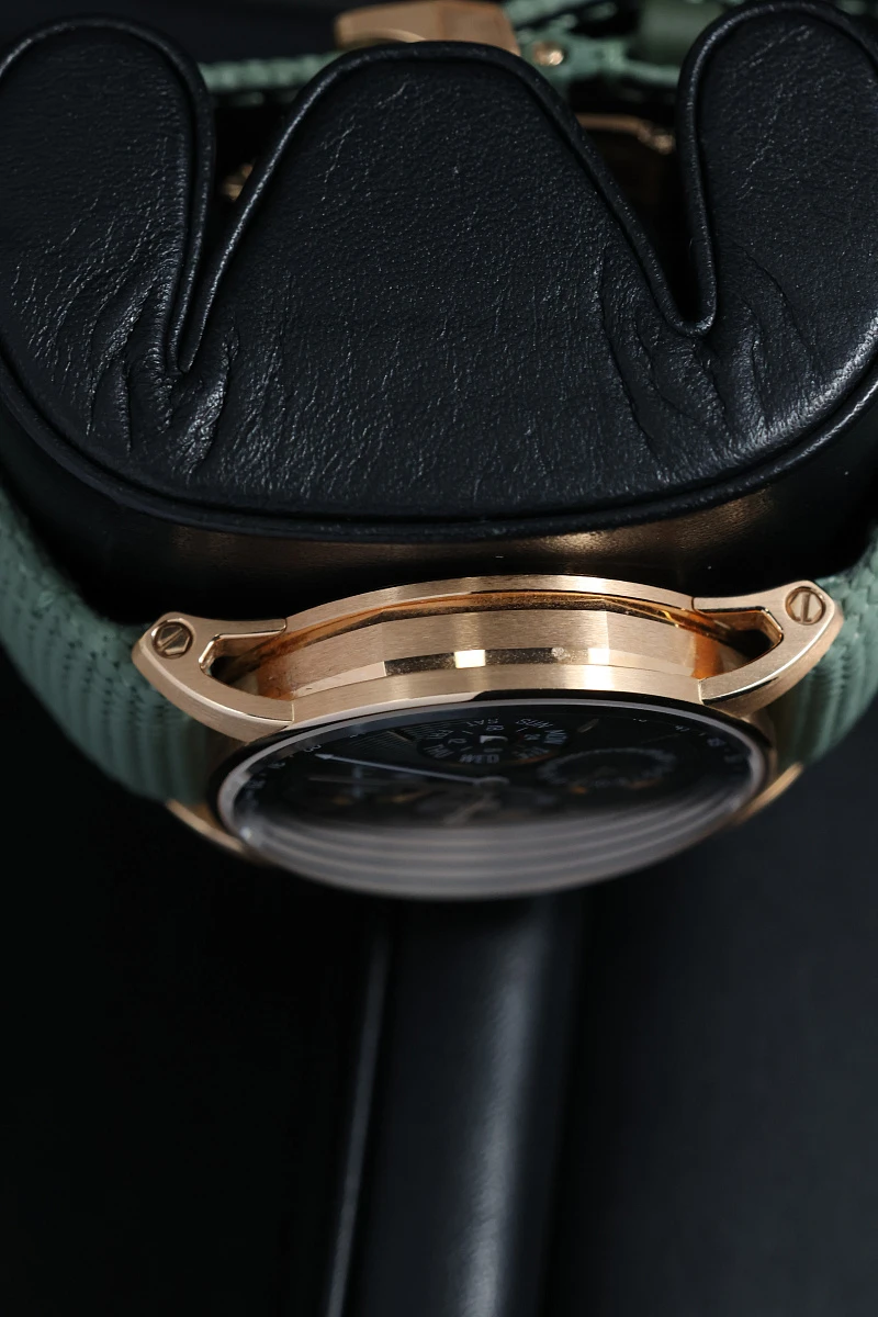 Купить элитные часы Audemars Piguet Code 11.59 Perpetual Calendar 38 mm Rose Gold Limited Edition 26441OR.OO.D405CR.01: в наличии в Москве!