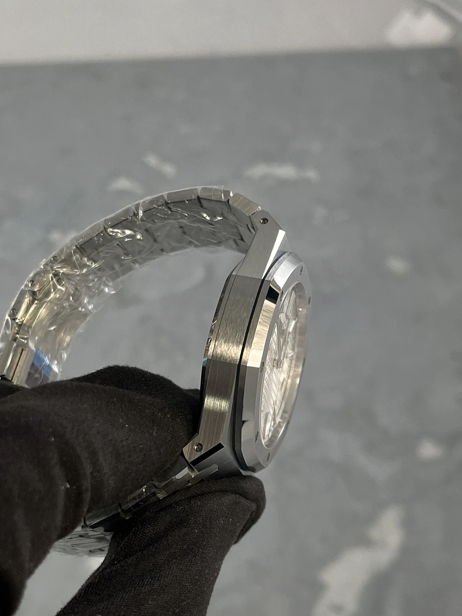 Купить элитные часы Audemars Piguet Royal Oak Selfwinding 15510ST.OO.1320ST.08: в наличии в Москве!