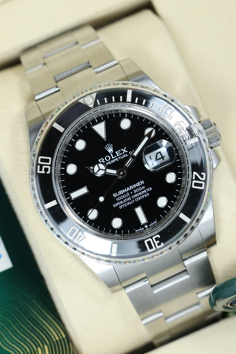 Купить элитные часы Rolex Oyster Perpetual Submariner Date 126610LN: в наличии в Москве!