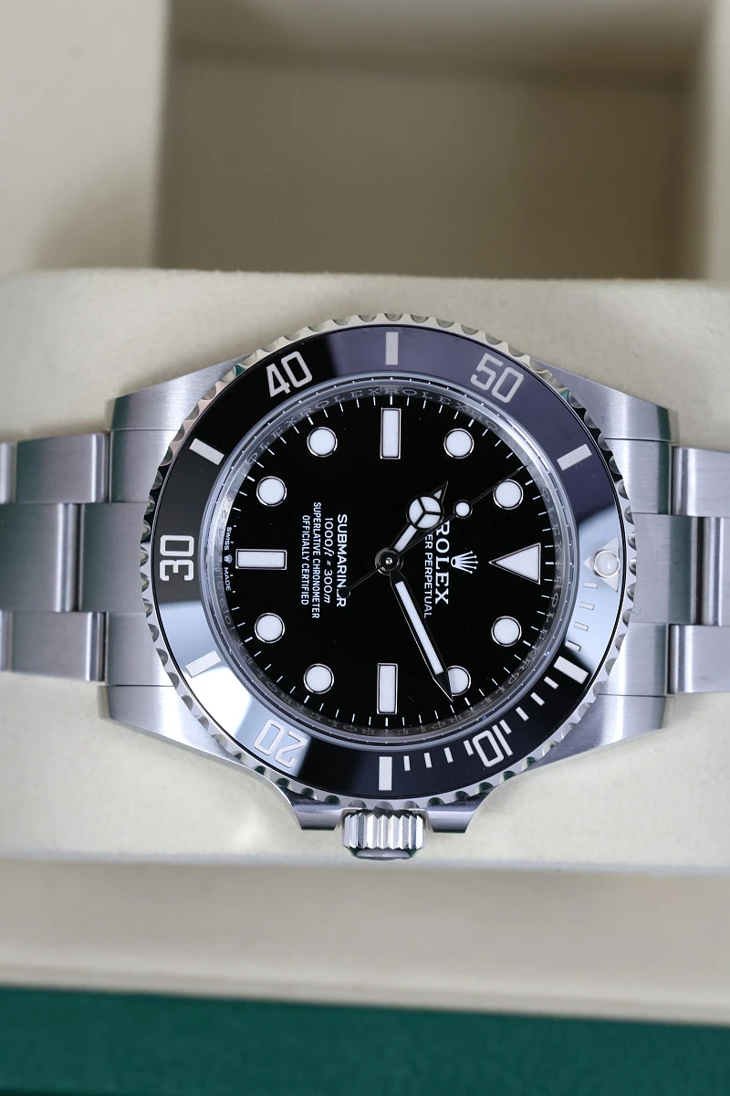 Купить элитные часы Rolex Submariner No Date Steel 124060: в наличии в Москве!