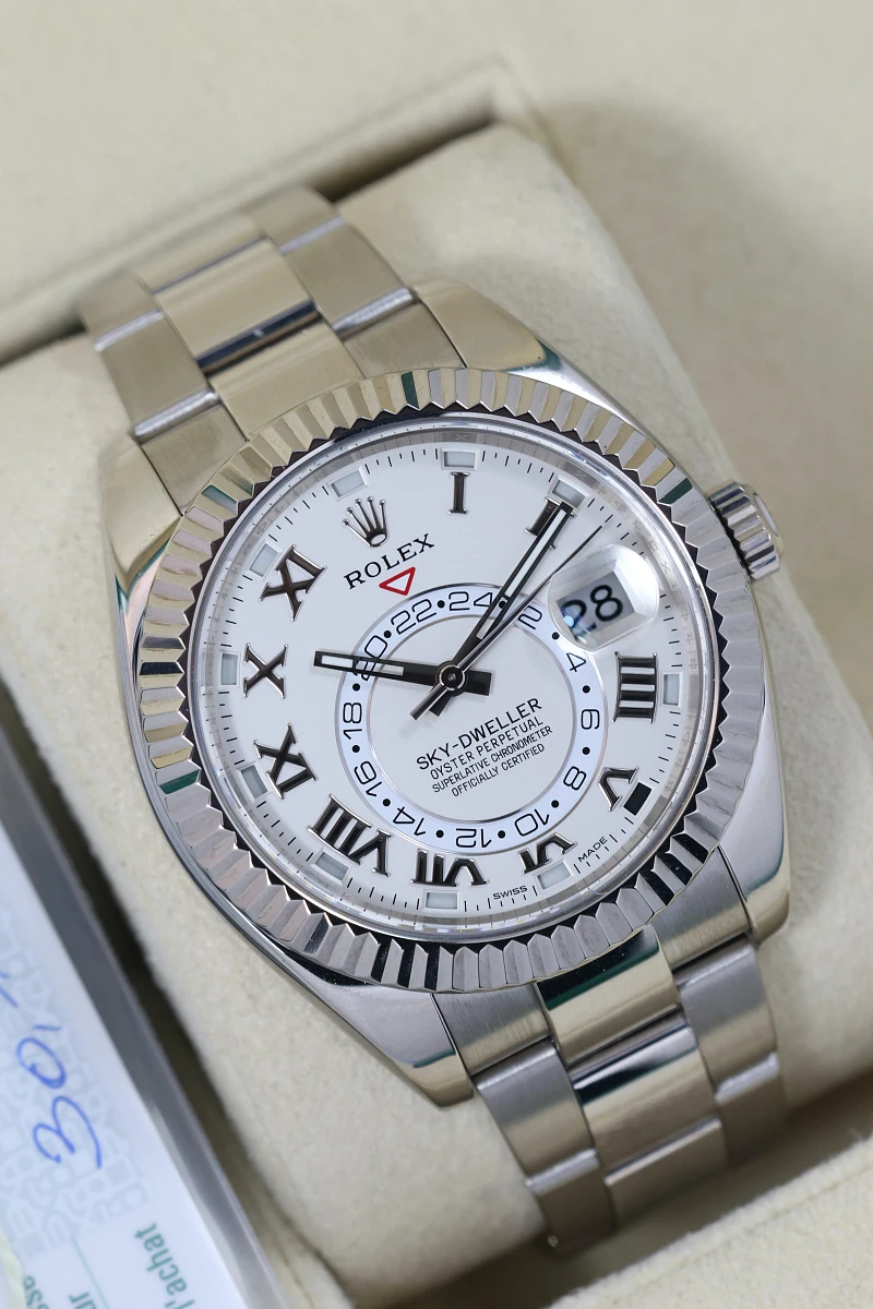 Купить элитные часы Rolex Sky-Dweller White Gold White Dial 326939: в наличии в Москве!