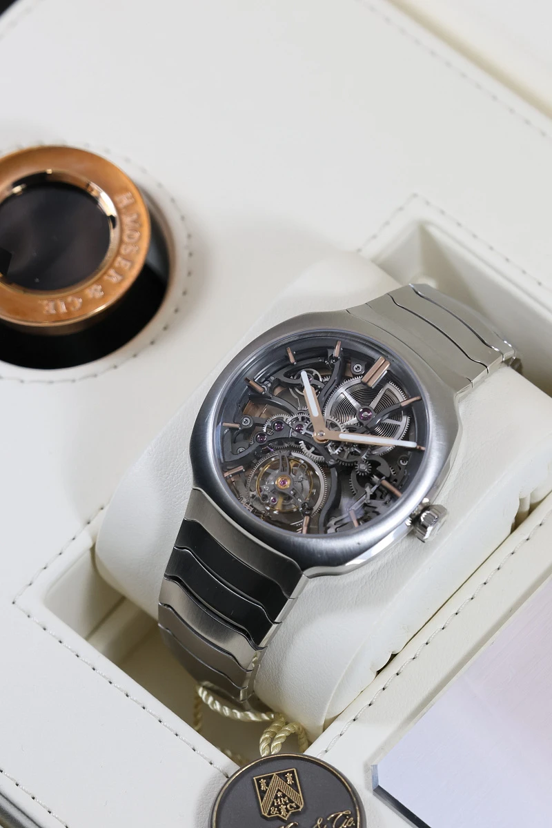 Купить элитные часы H. Moser &amp; Cie Streamliner Streamliner Tourbillon Skeleton 6814-1200: в наличии в Москве!