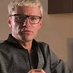Почему в названии мануфактуры появилось слово Söhne (Зёне — в переводе с немецкого…