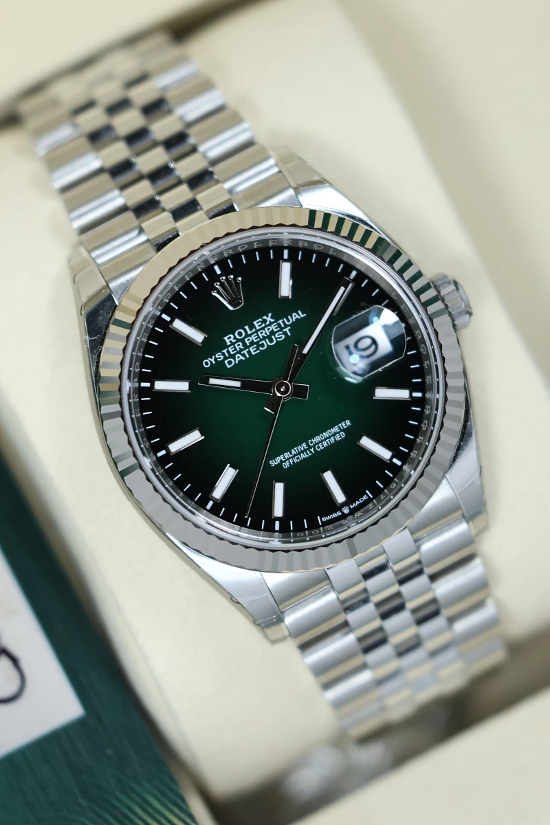 Купить элитные часы Rolex Datejust 36mm Steel &amp; White Gold Green Ombre Dial В пленках 126234-0059: в наличии в Москве!
