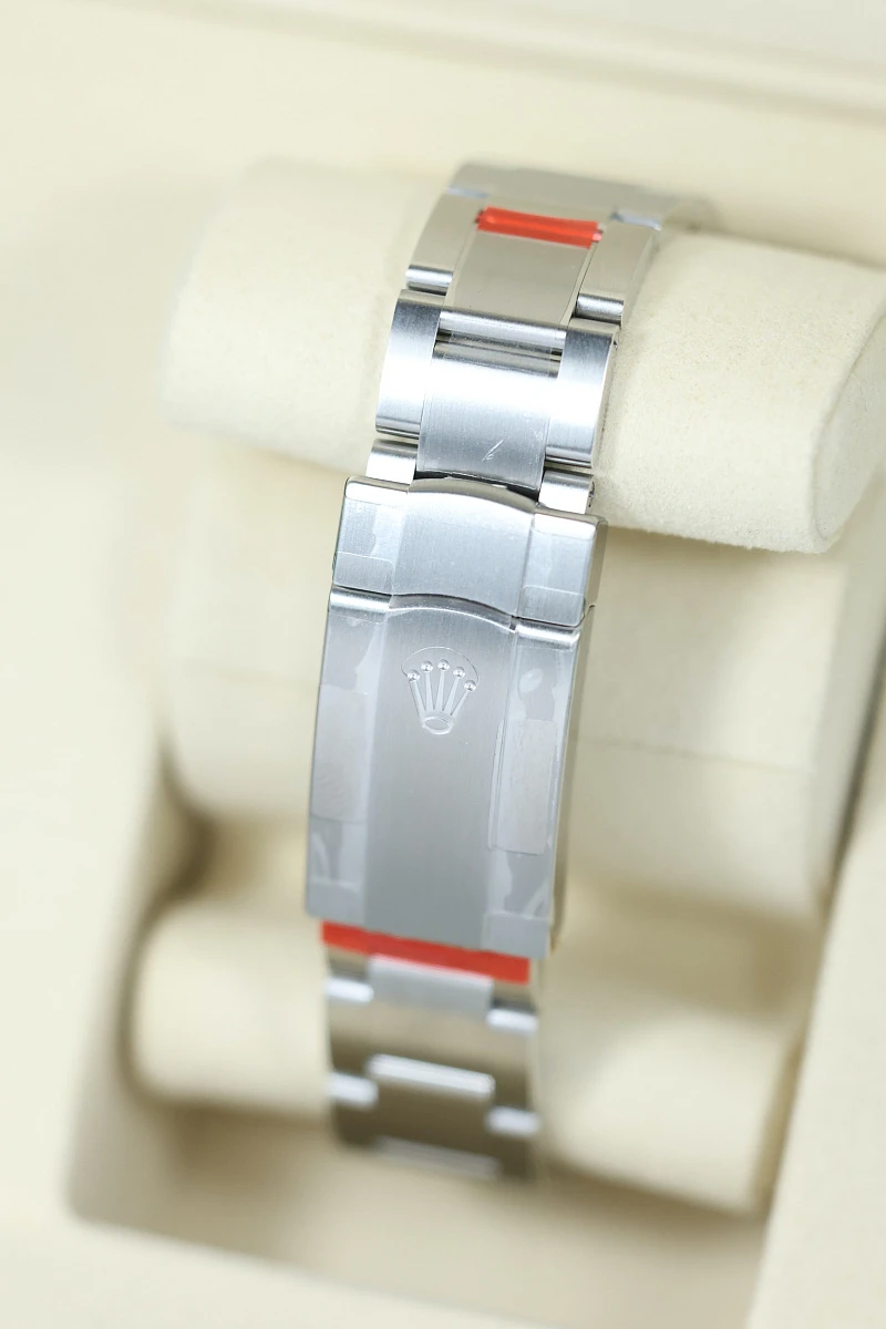 Купить элитные часы Rolex Oyster Perpetual 36 Jubilee-Motif 126000-0016: в наличии в Москве!