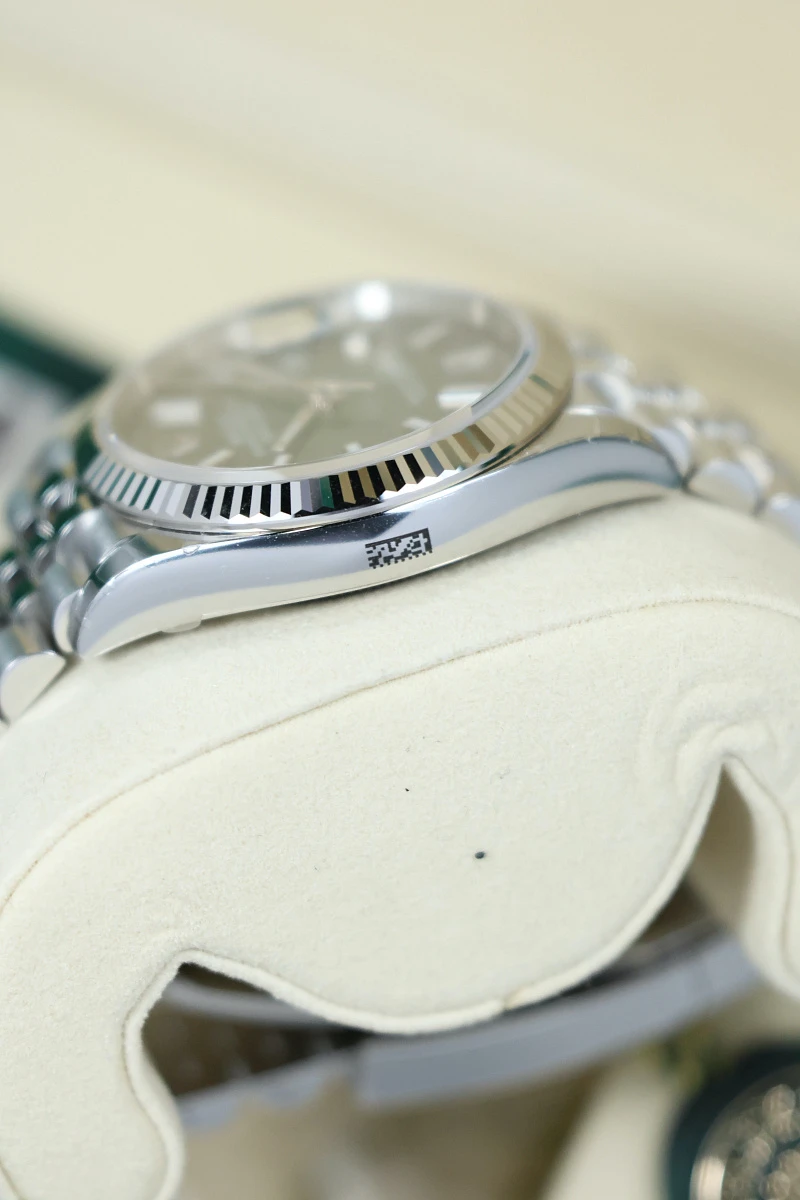 Купить элитные часы Rolex Datejust 36mm Steel &amp; White Gold Green Ombre Dial В пленках 126234-0059: в наличии в Москве!