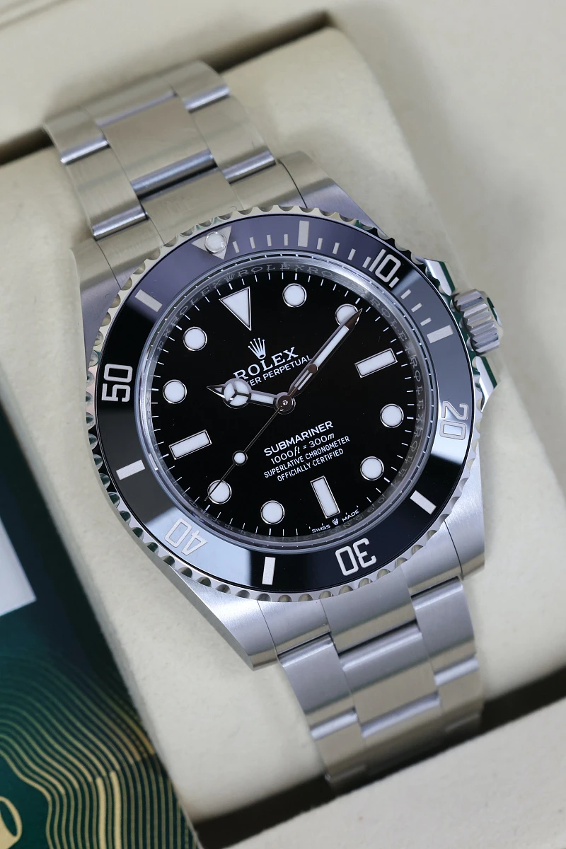 Купить элитные часы Rolex Submariner No Date Steel 124060: в наличии в Москве!