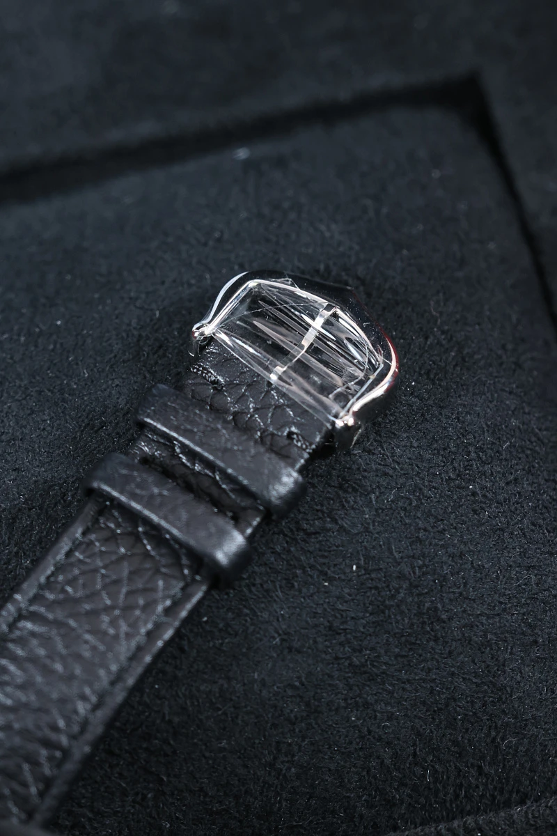 Купить элитные часы Cartier Tank Must De Cartier Small Model WSTA0135: в наличии в Москве!