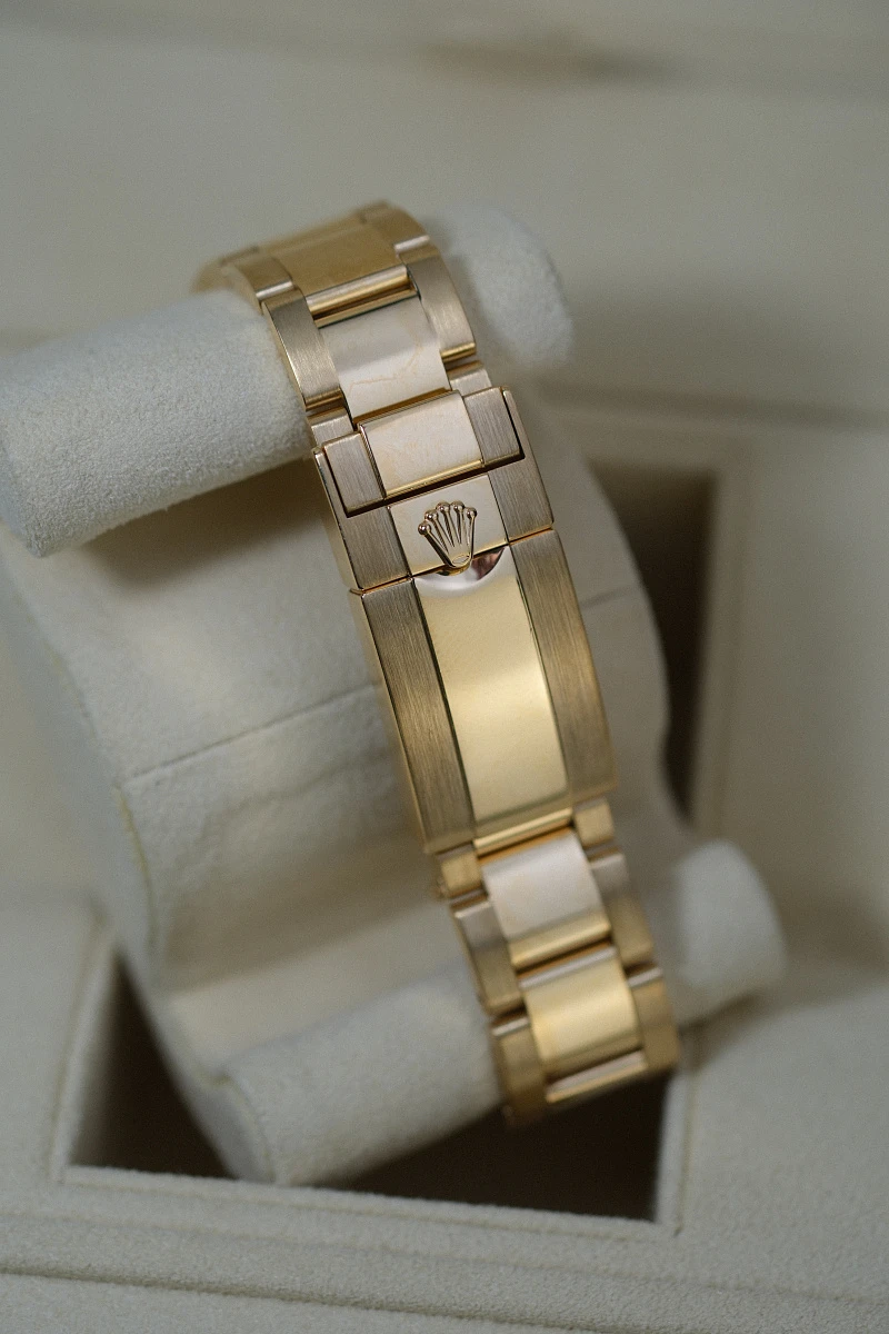 Купить элитные часы Rolex Cosmograph Daytona 40mm Yellow Gold 116508: в наличии в Москве!