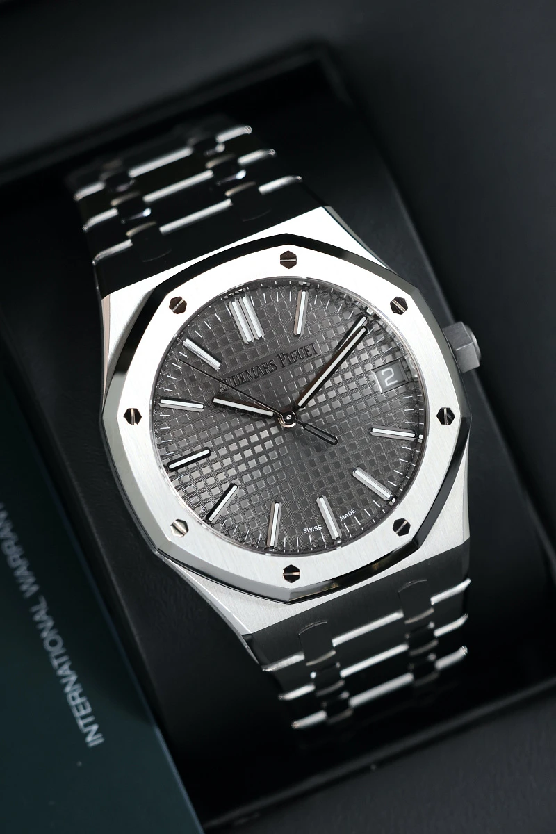 Купить элитные часы Audemars Piguet Royal Oak 41mm Selfwinding Grey Dial 15510ST.OO.1320ST.10: в наличии в Москве!