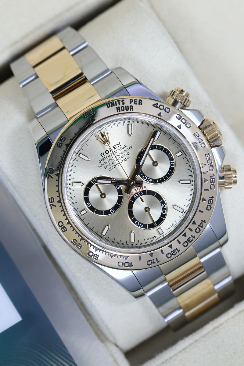 Купить элитные часы Rolex Cosmograph Daytona Steel &amp; Yellow Gold Champagne Dial 126503-0004: в наличии в Москве!