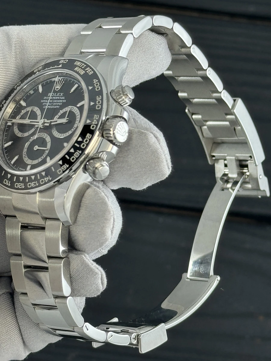 Купить элитные часы Rolex Cosmograph Daytona Oyster, 40 mm, Oystersteel 126500LN: в наличии в Москве!